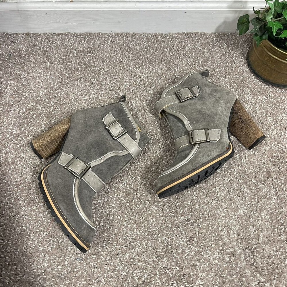 Bettye Muller Gray Suede Leather Ankle Boots Stacked Heel Combat Moto 37 US 6.5